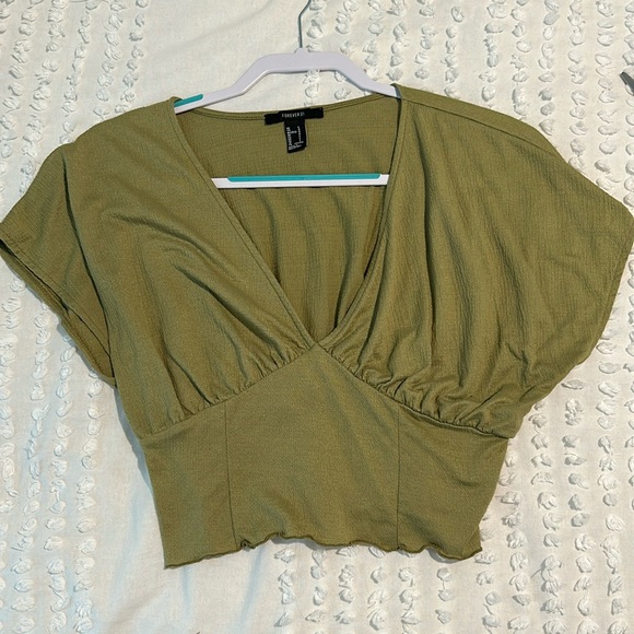 FOREVER 21 TOP! 🤍 - Picture 1 of 3